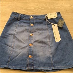 Celebrity pink skirt